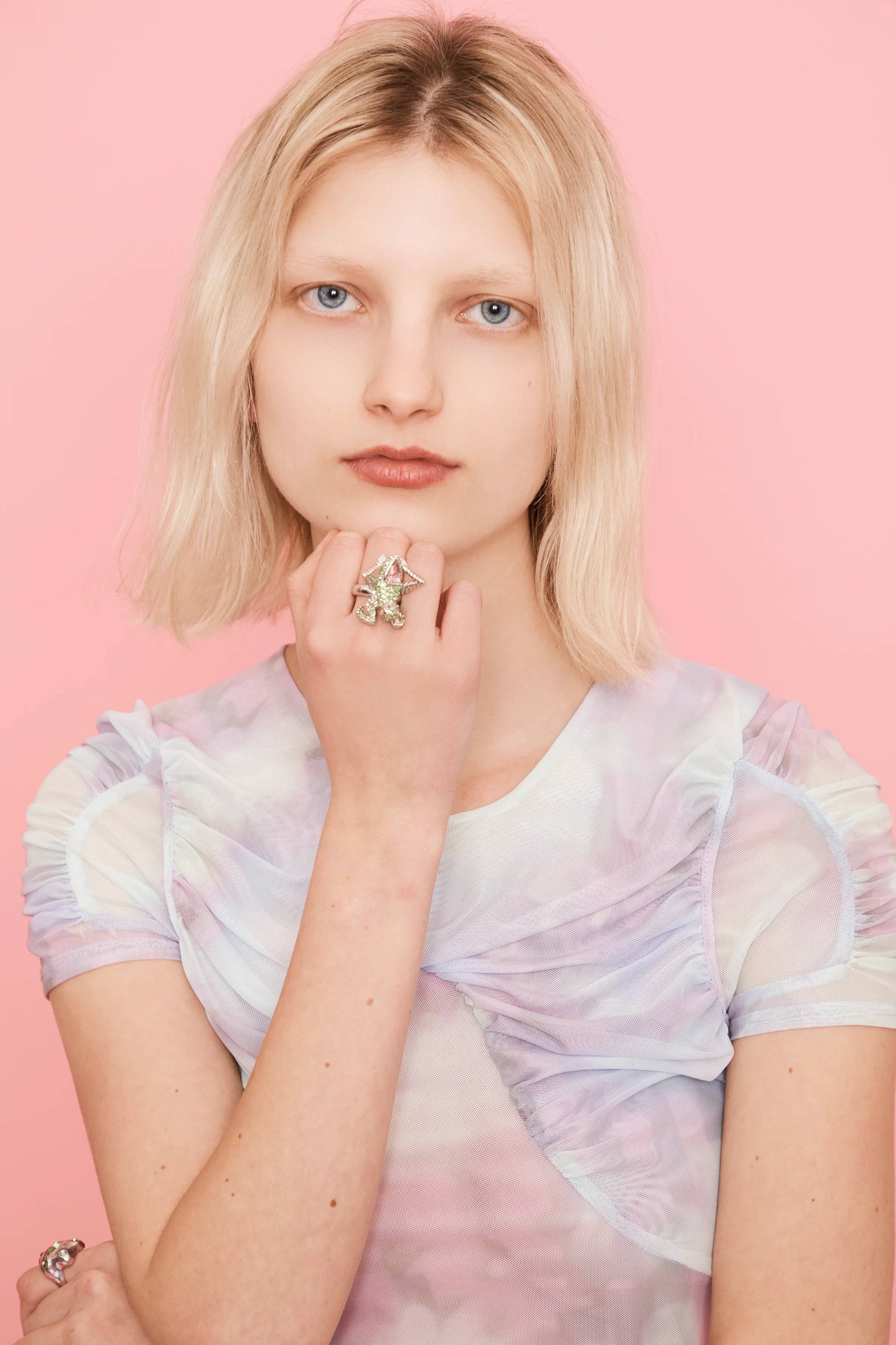 APPLE PINK MANTIS RING - Image 3