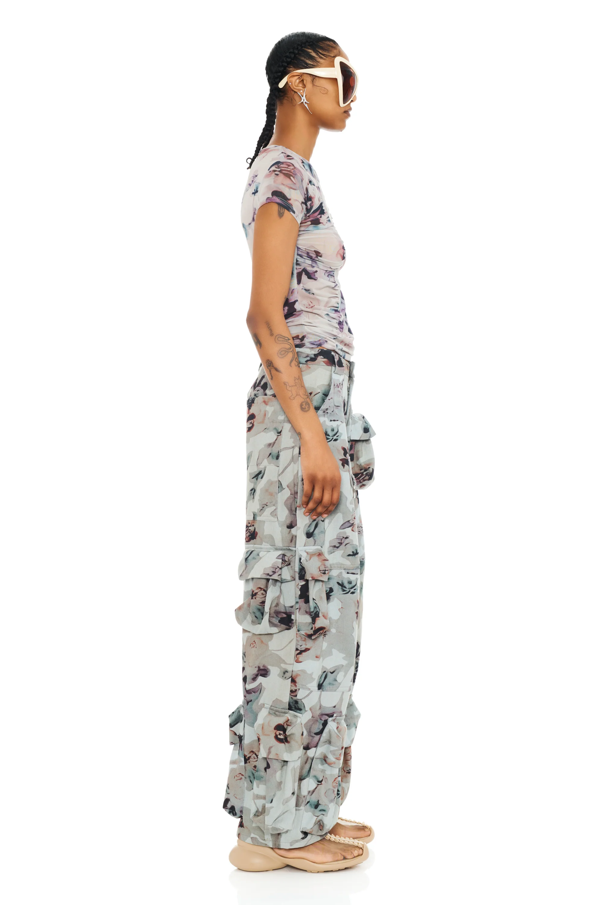 BEIGE WATERCOLOR ROSES GARDEN CARGO PANT - Image 5