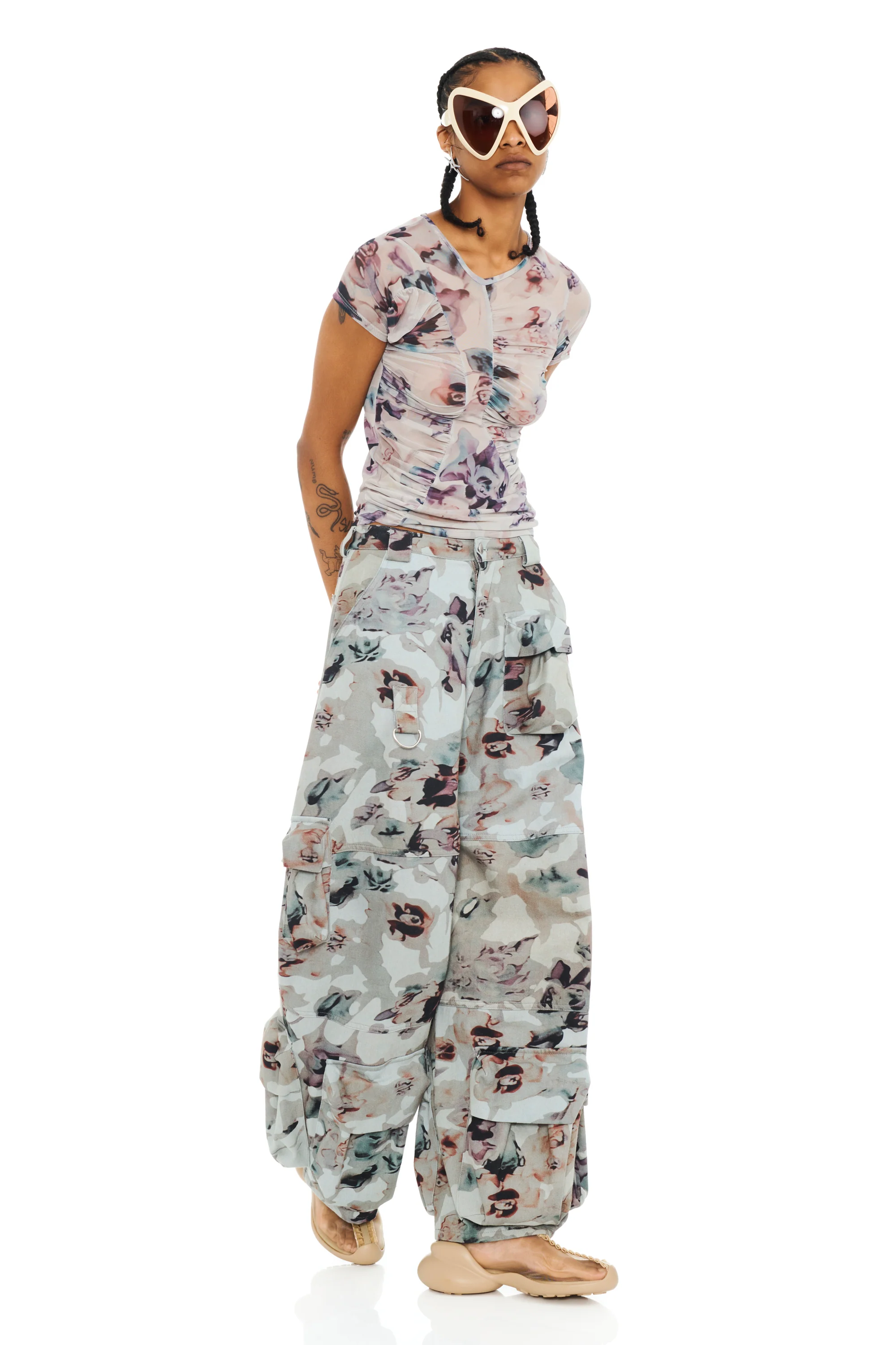 BEIGE WATERCOLOR ROSES GARDEN CARGO PANT - Image 7