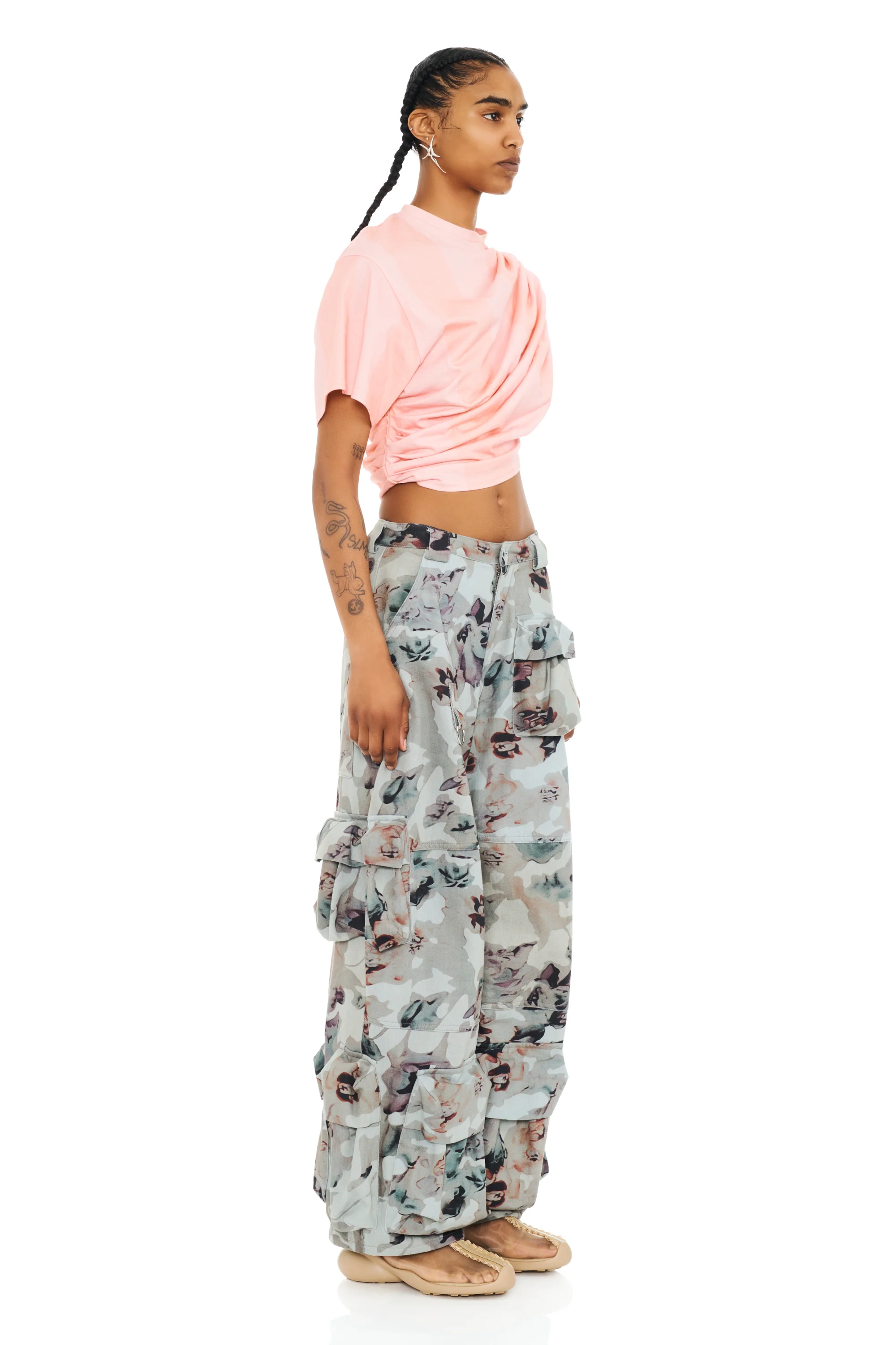 BEIGE WATERCOLOR ROSES GARDEN CARGO PANT - Image 8