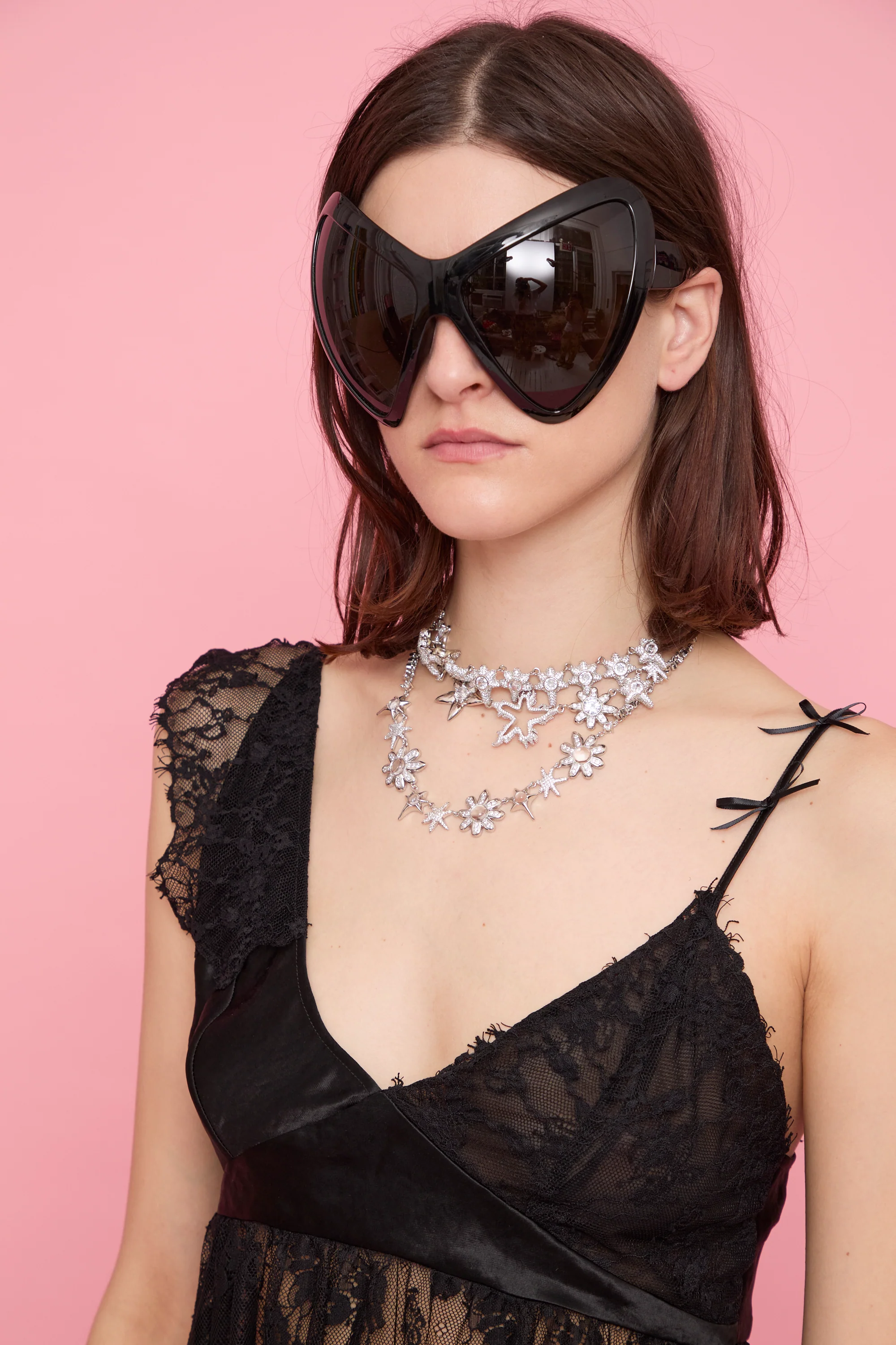 BLACK MARIPOSA SUNGLASSES - Image 4