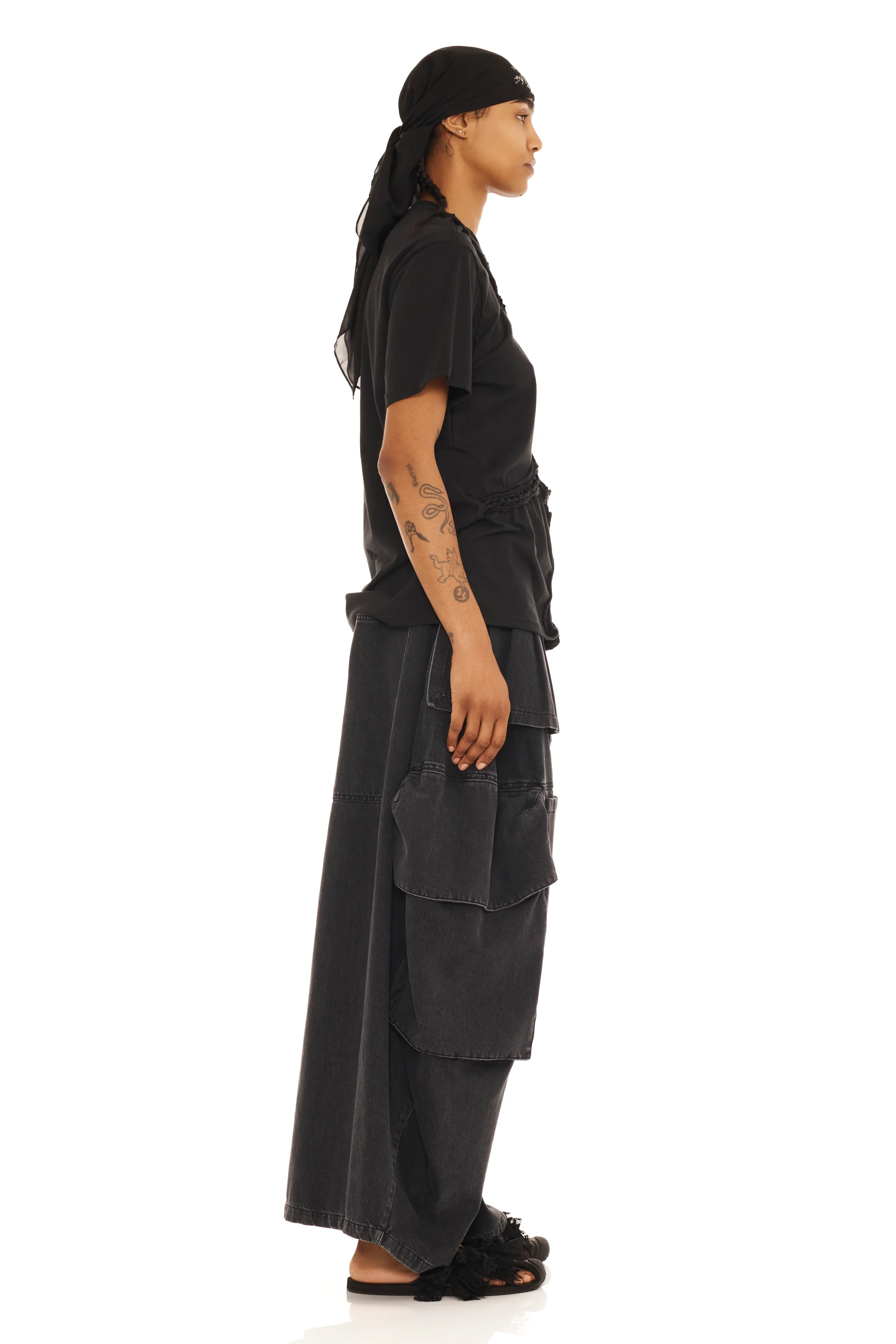 BLACK MINI TOSH TEE - Image 3