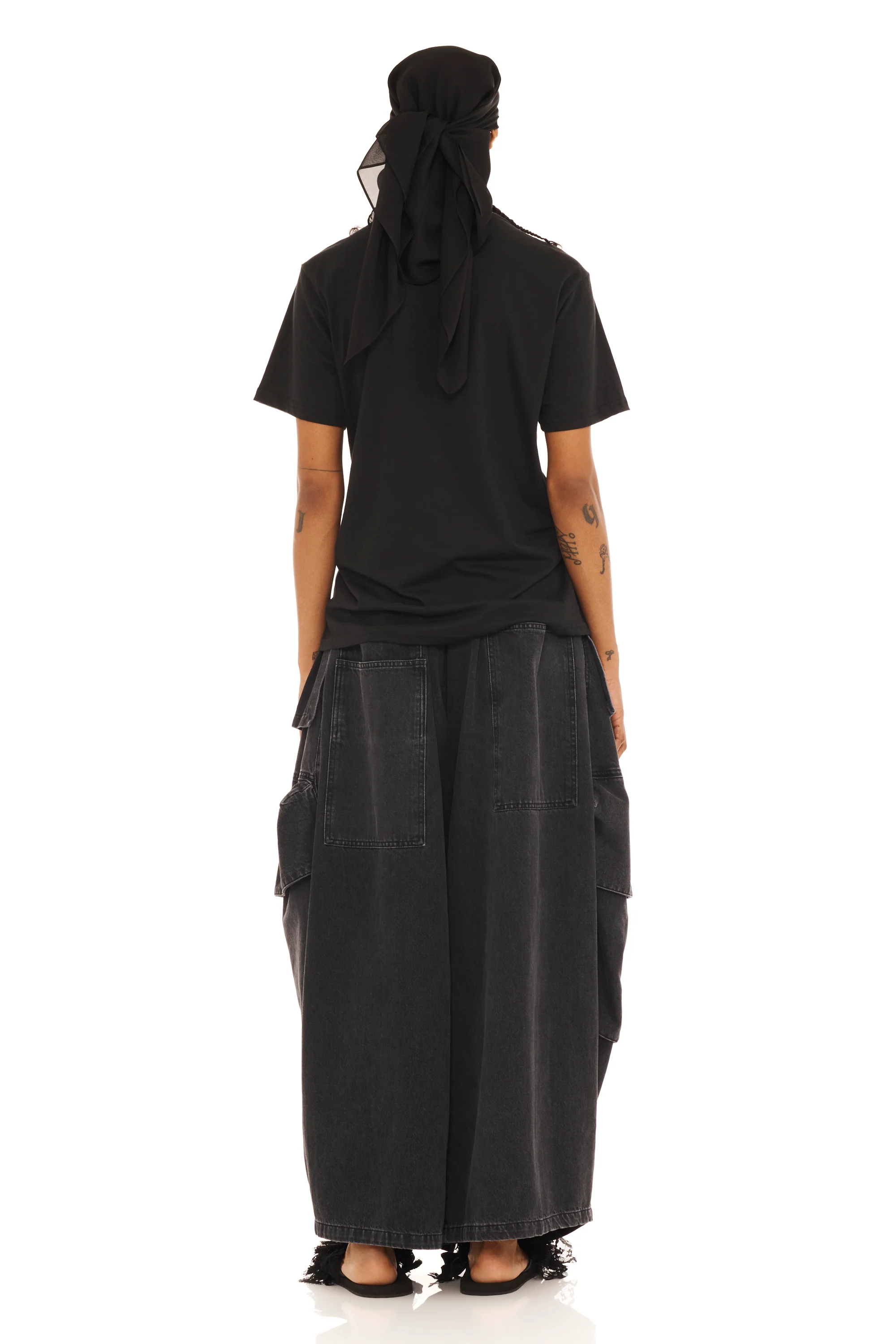 BLACK MINI TOSH TEE - Image 5