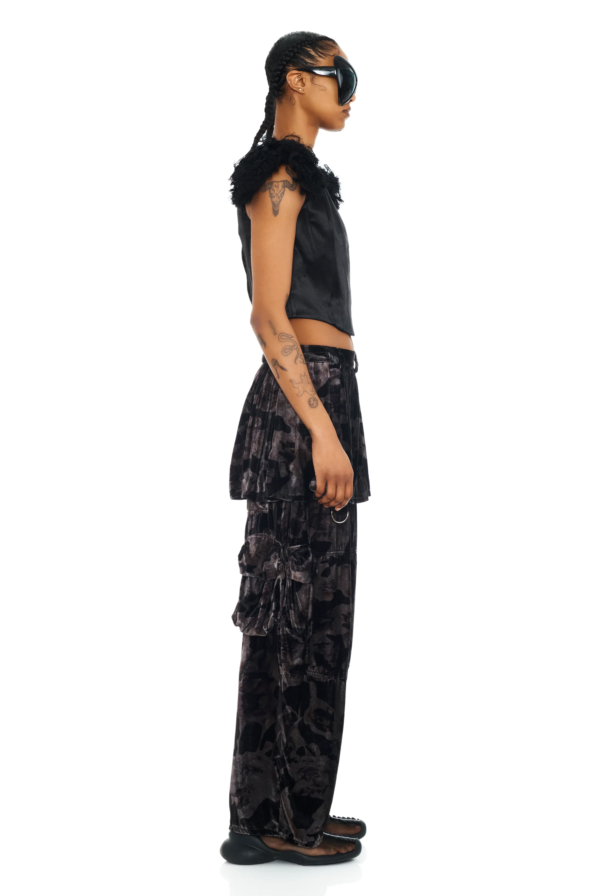 BLACK WATERCOLOR ROSES LAWN SKIRT CARGO PANT - Image 10