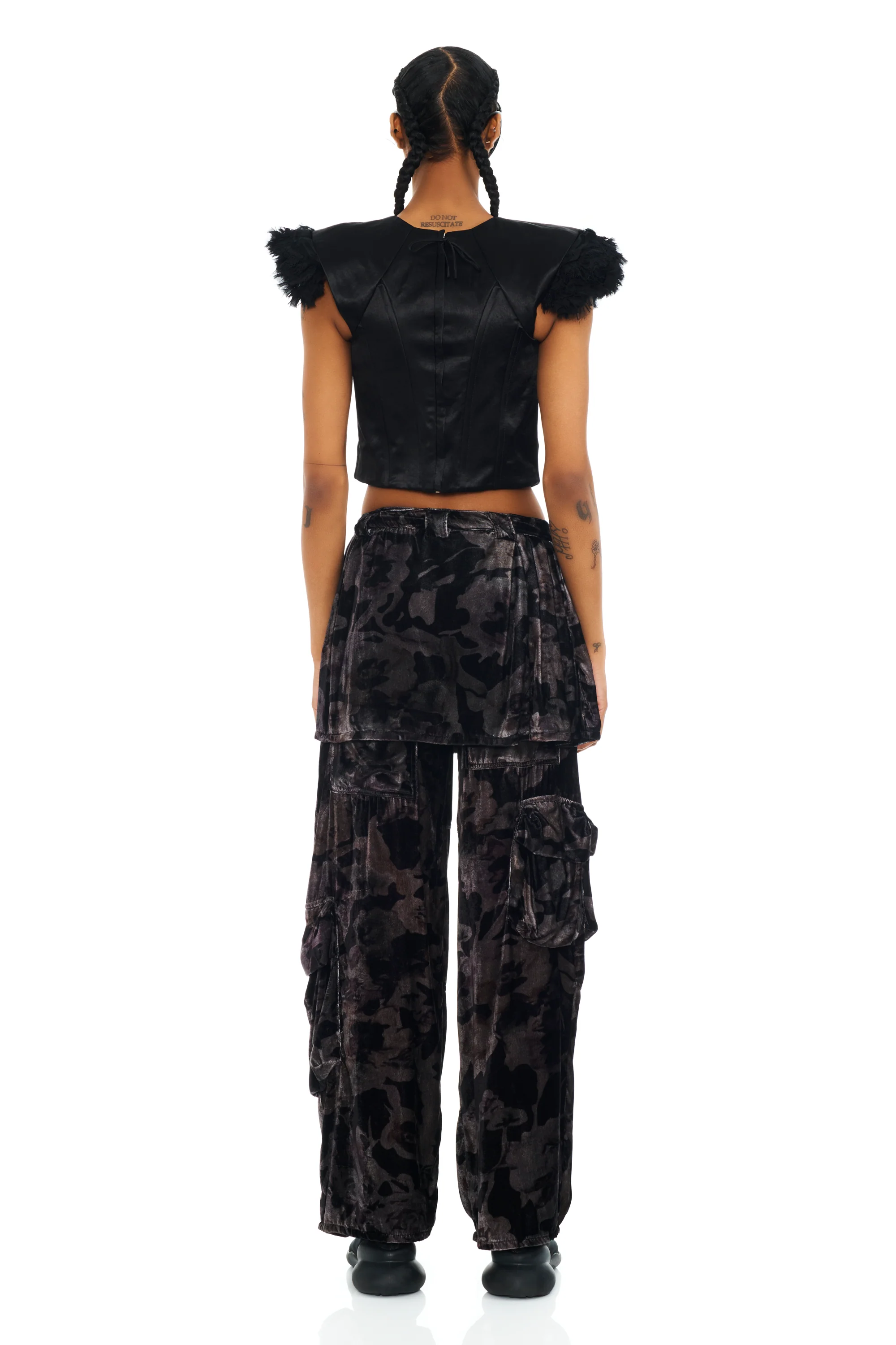 BLACK WATERCOLOR ROSES LAWN SKIRT CARGO PANT - Image 11
