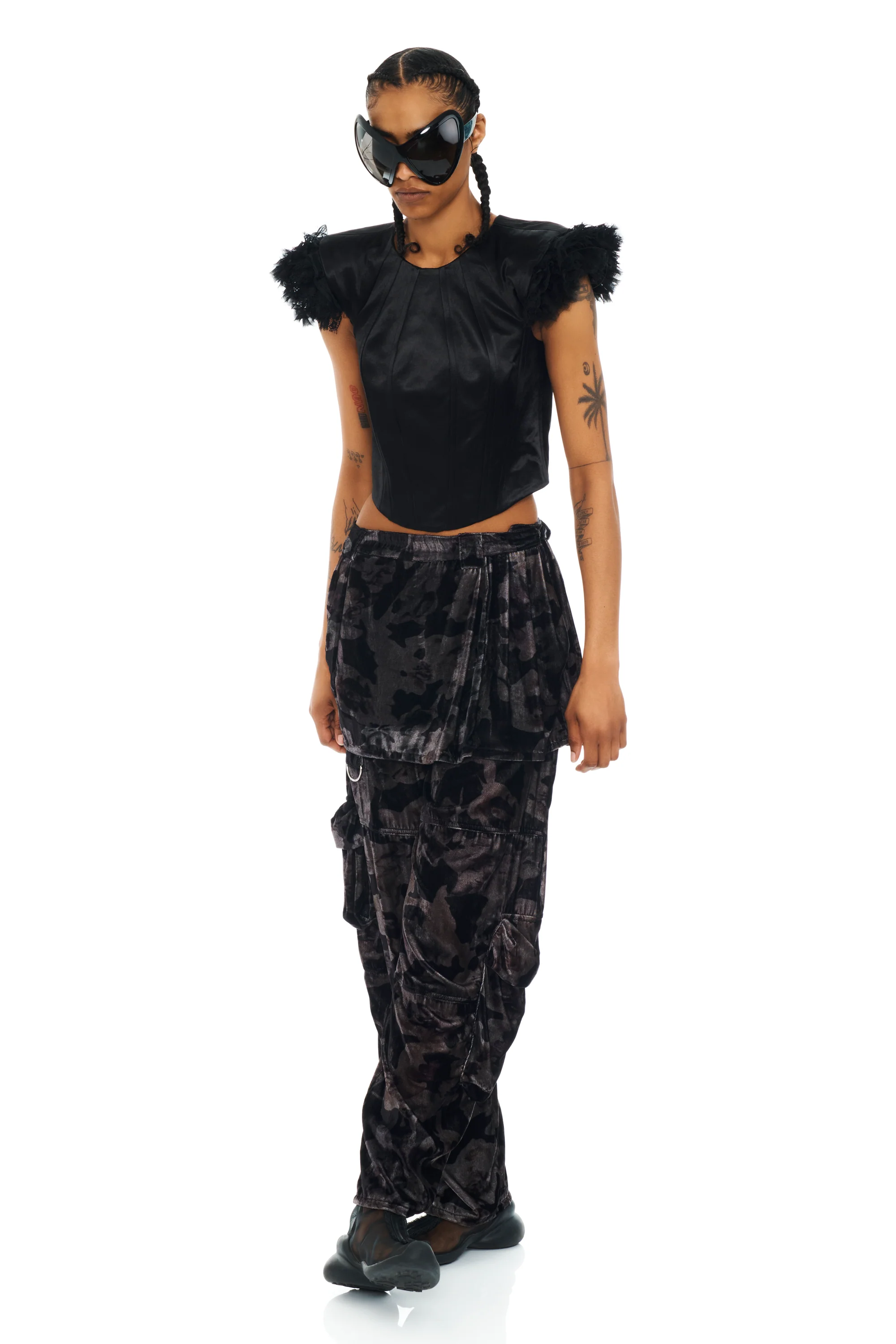 BLACK WATERCOLOR ROSES LAWN SKIRT CARGO PANT - Image 8