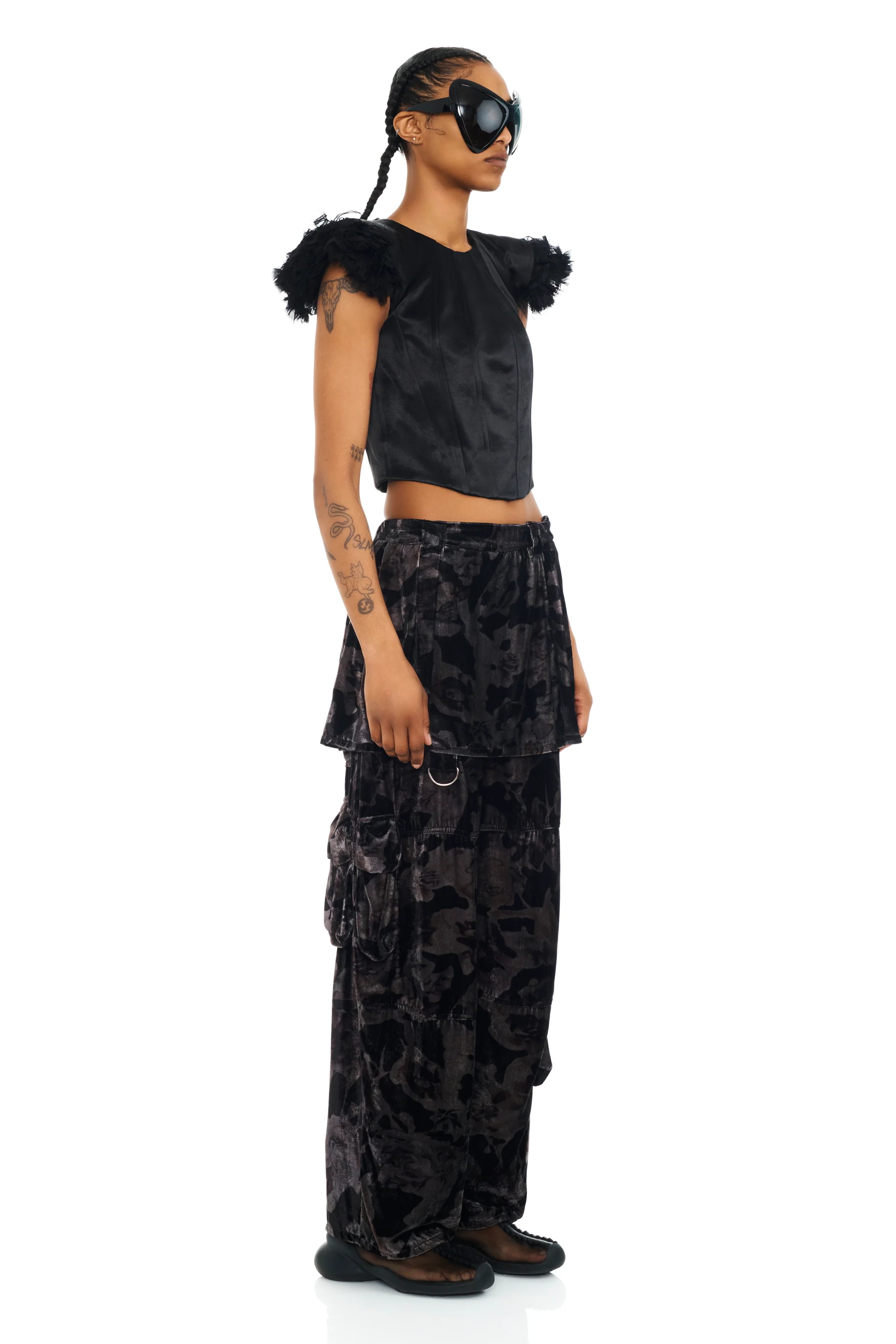 BLACK WATERCOLOR ROSES LAWN SKIRT CARGO PANT - Image 9