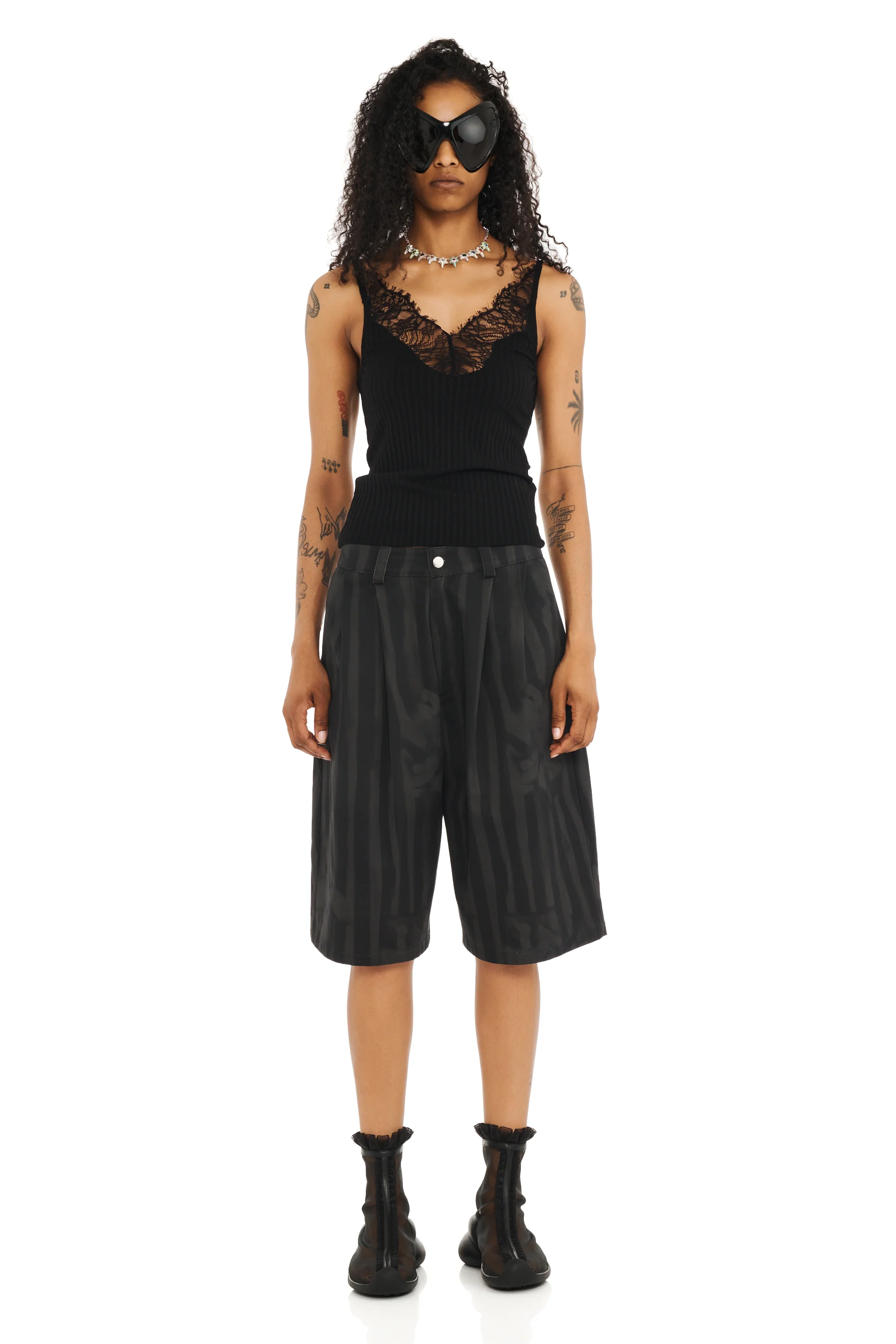 BLACK WAVY FLORAL STRIPE CATCHFLY SHORTS