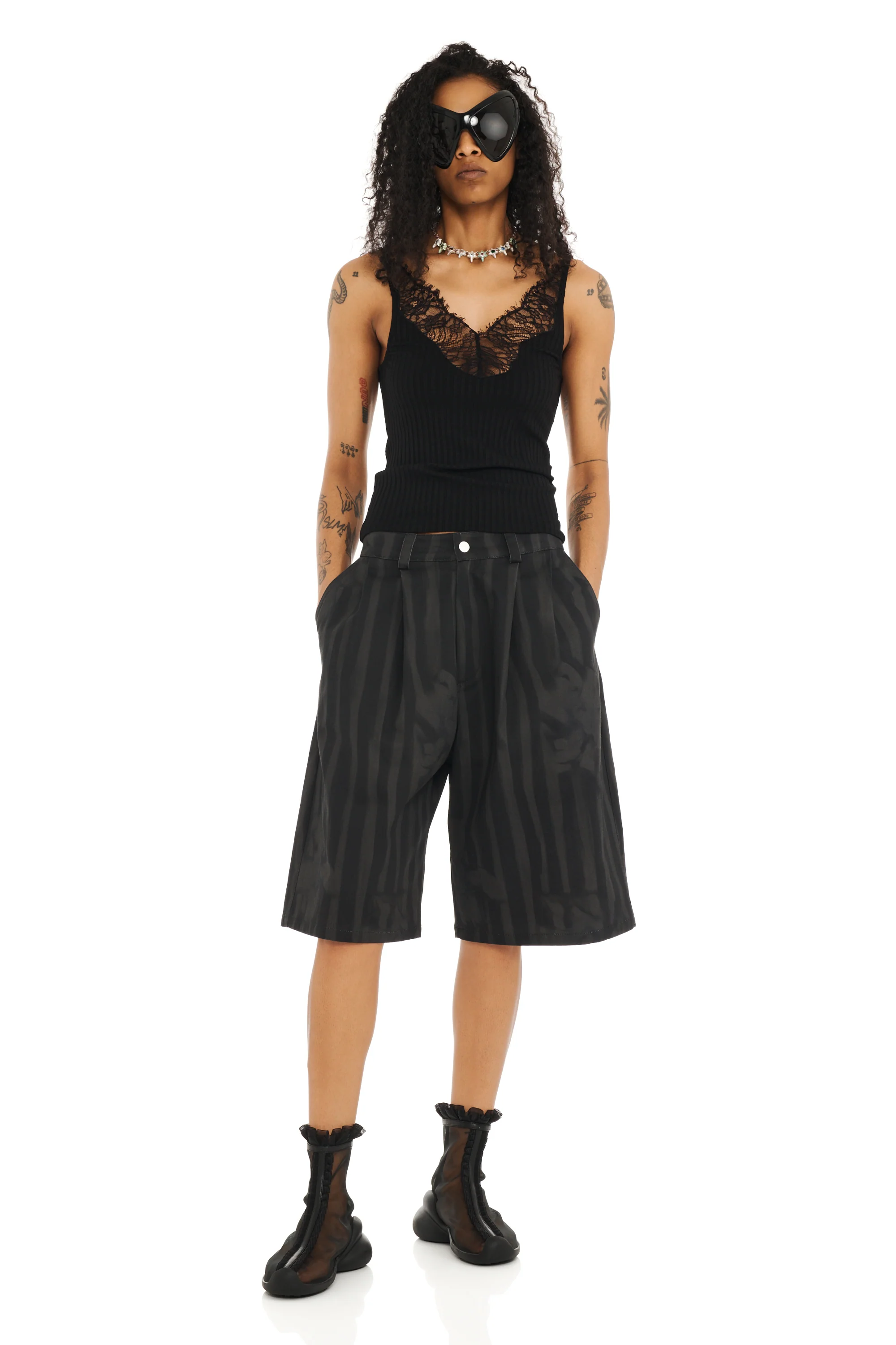BLACK WAVY FLORAL STRIPE CATCHFLY SHORTS - Image 2
