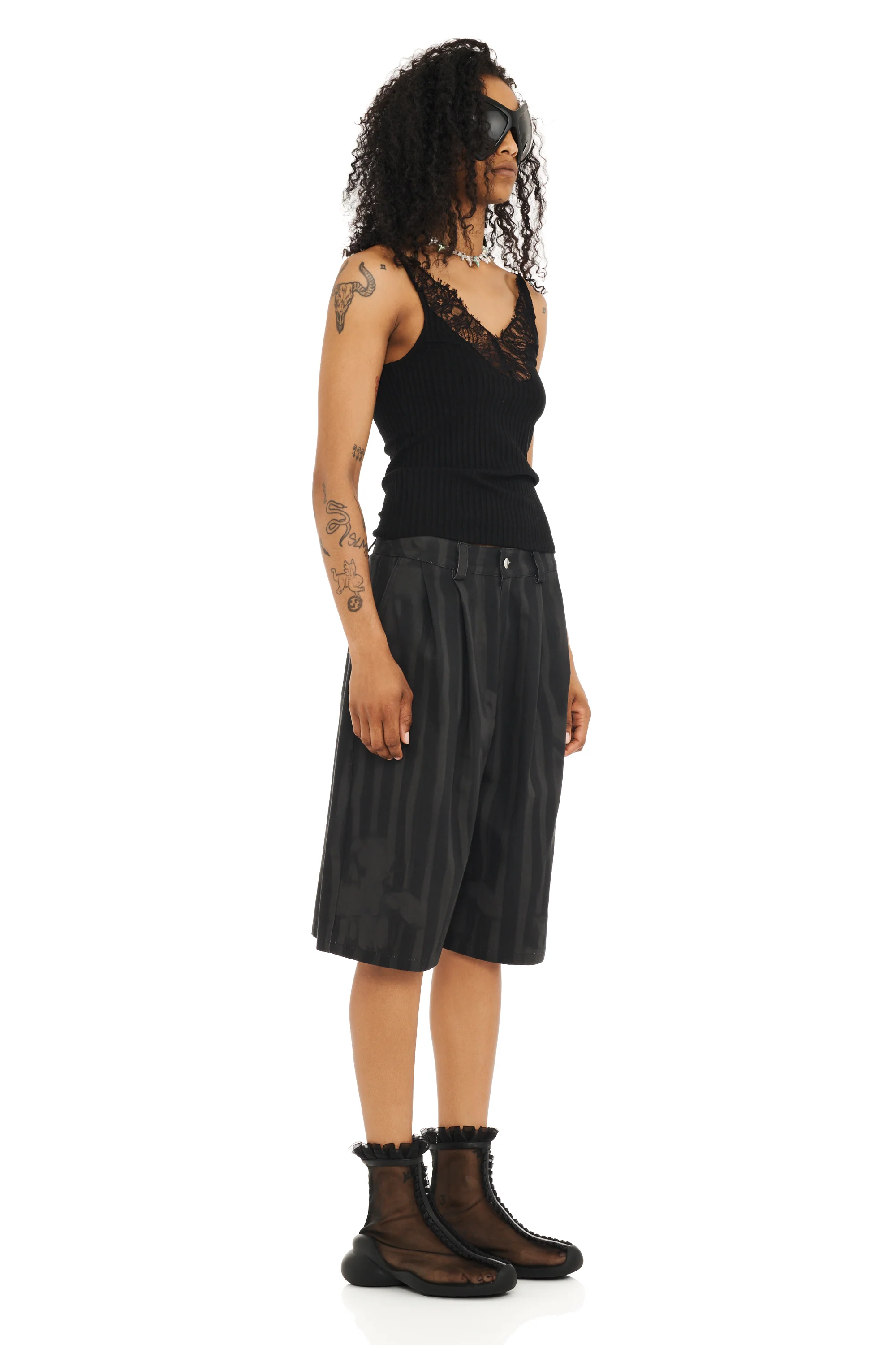 BLACK WAVY FLORAL STRIPE CATCHFLY SHORTS - Image 3