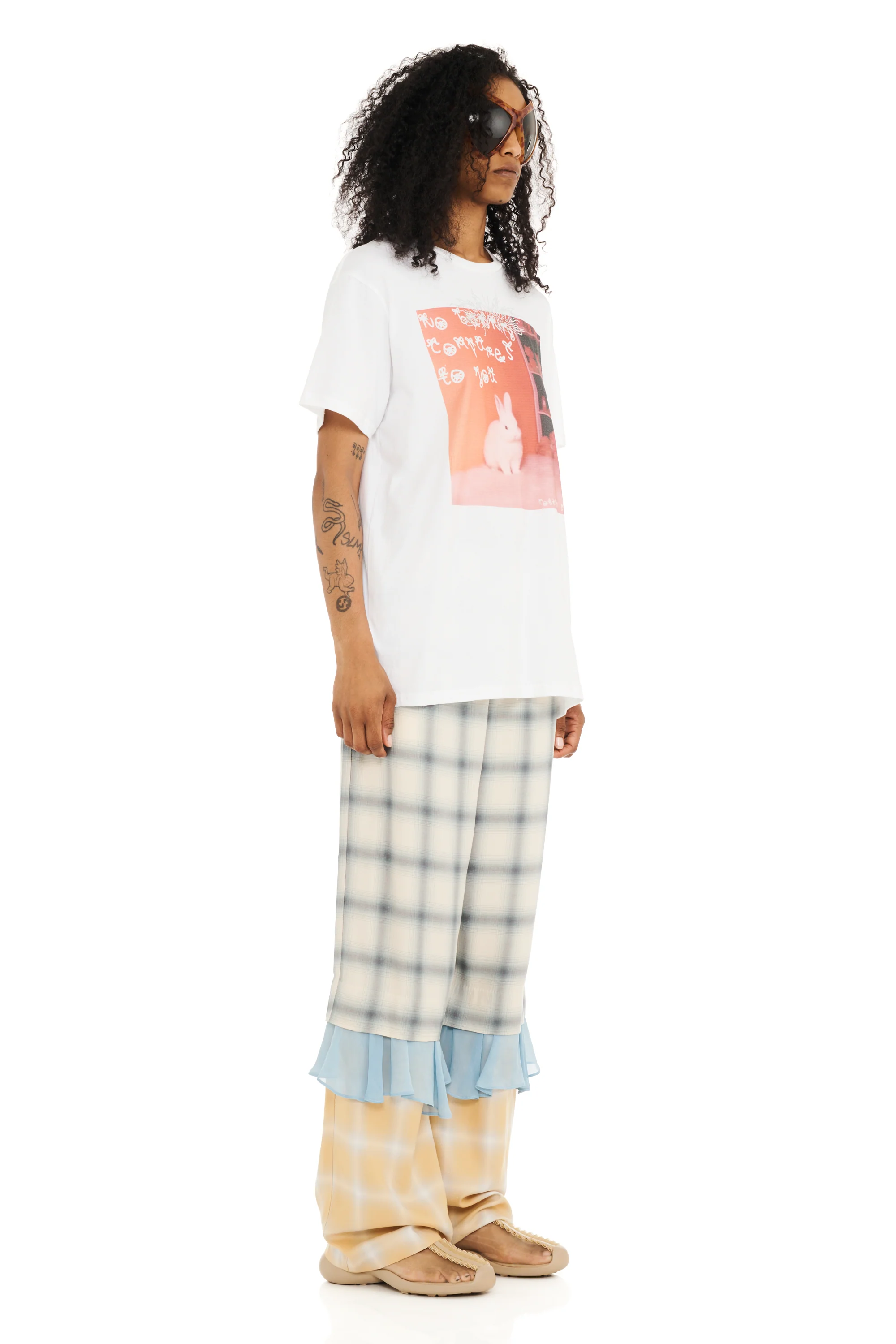 NO BUNNY COMPARES RHINESTONE GRAPHIC TEE - Image 3