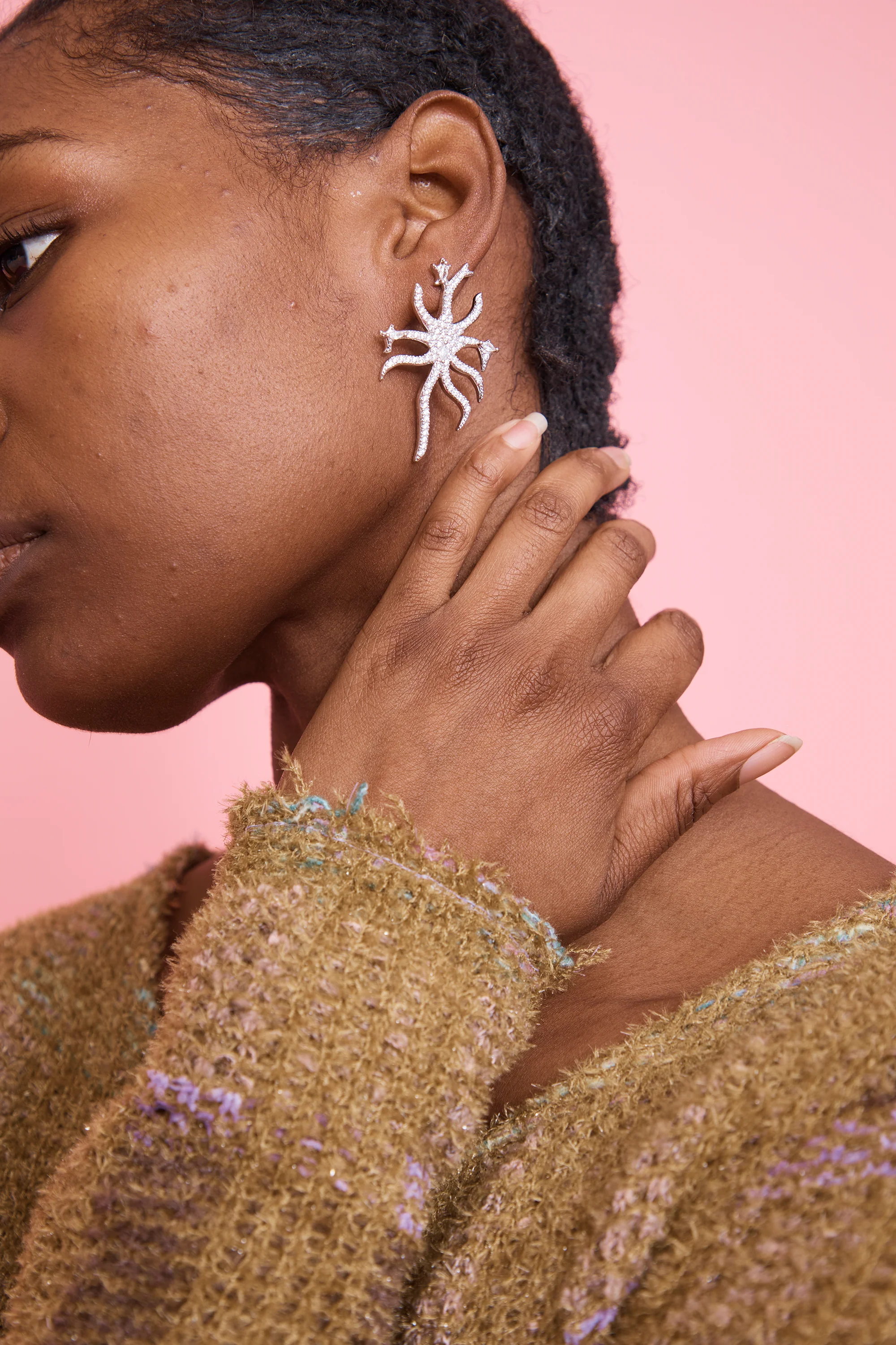 CRYSTAL CLEAR ETOILE EARRING - Image 2