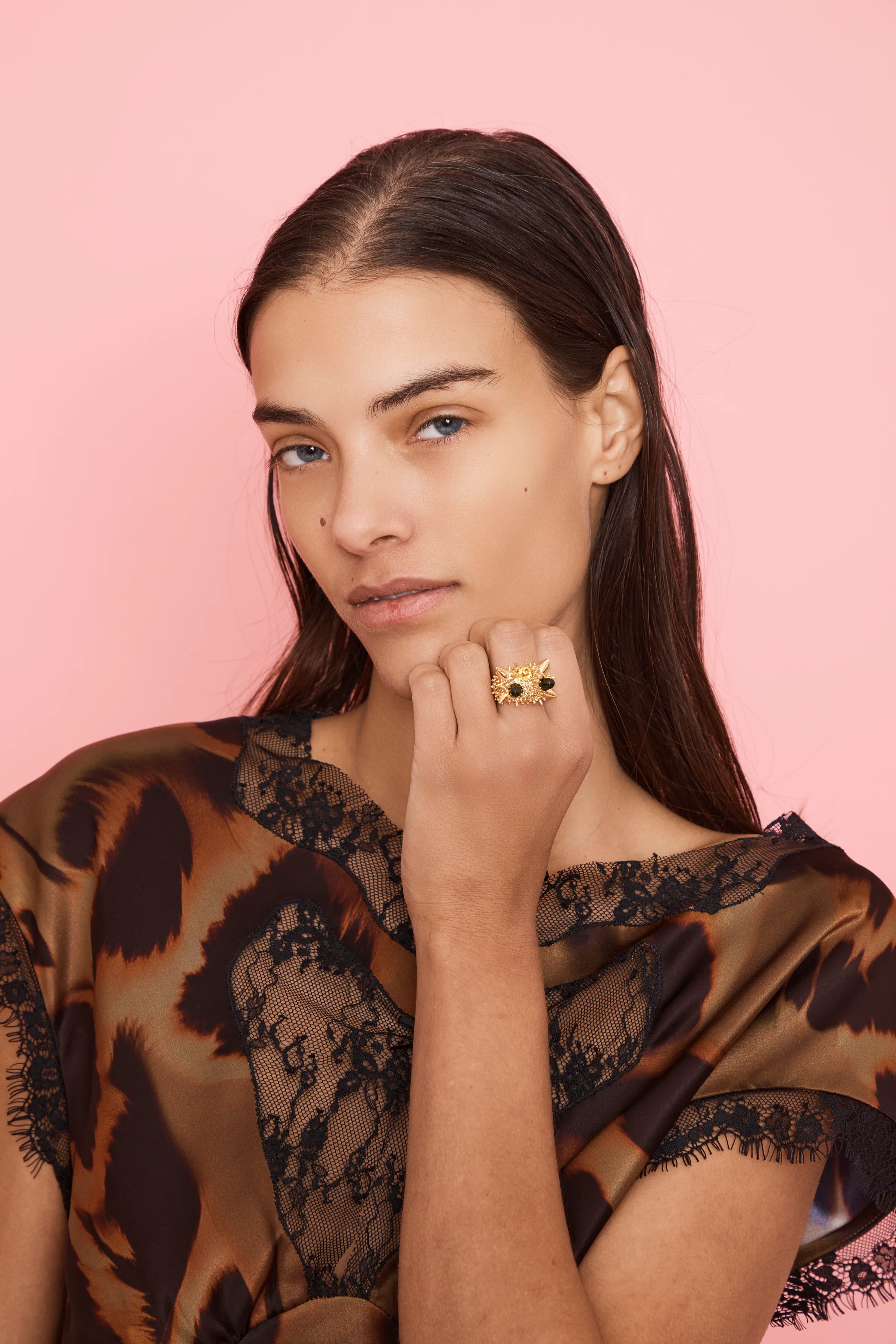 GOLD ALIEN SPIKE RING - Image 3