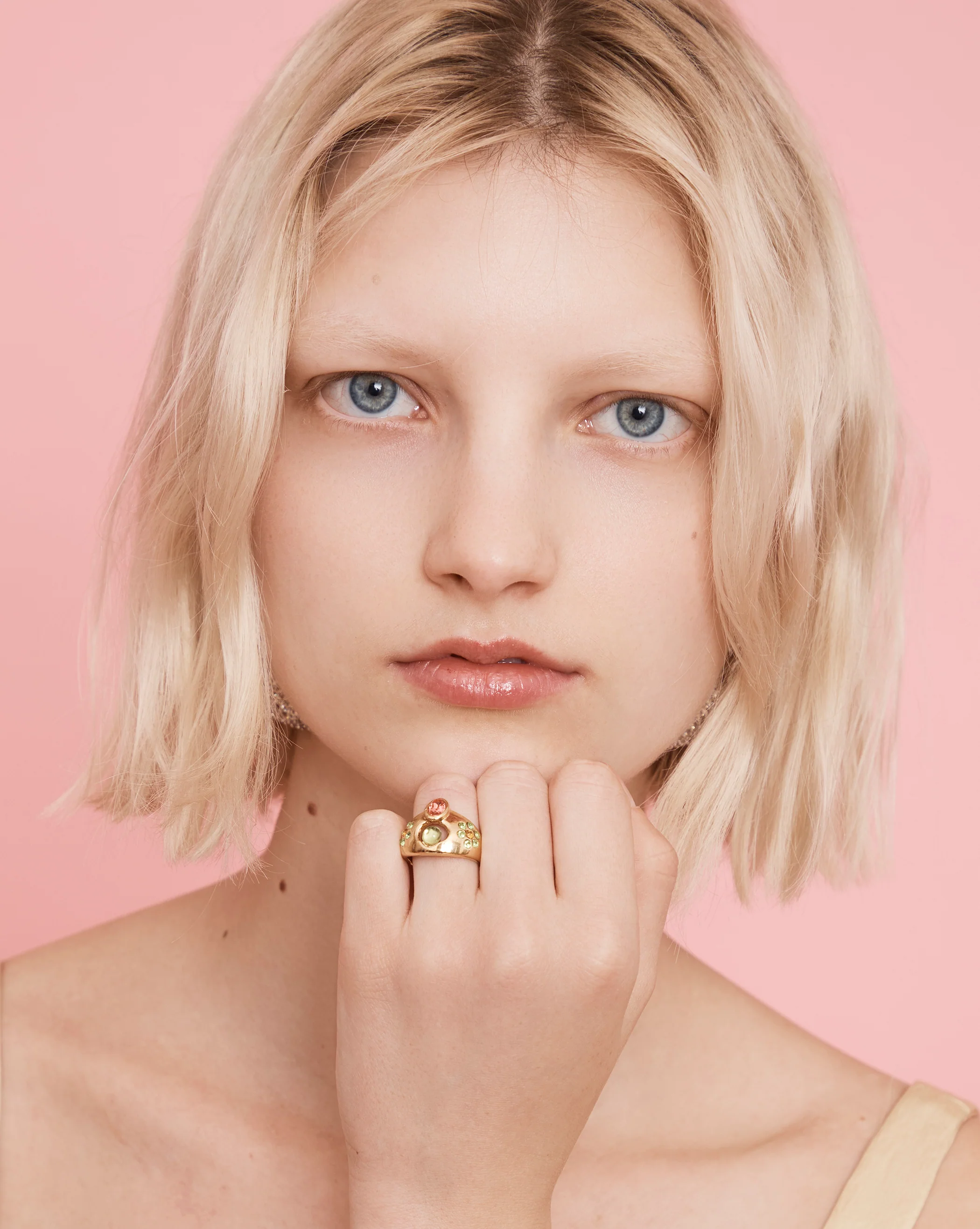 GOLD APPLE COSMIC DAISY RING - Image 2