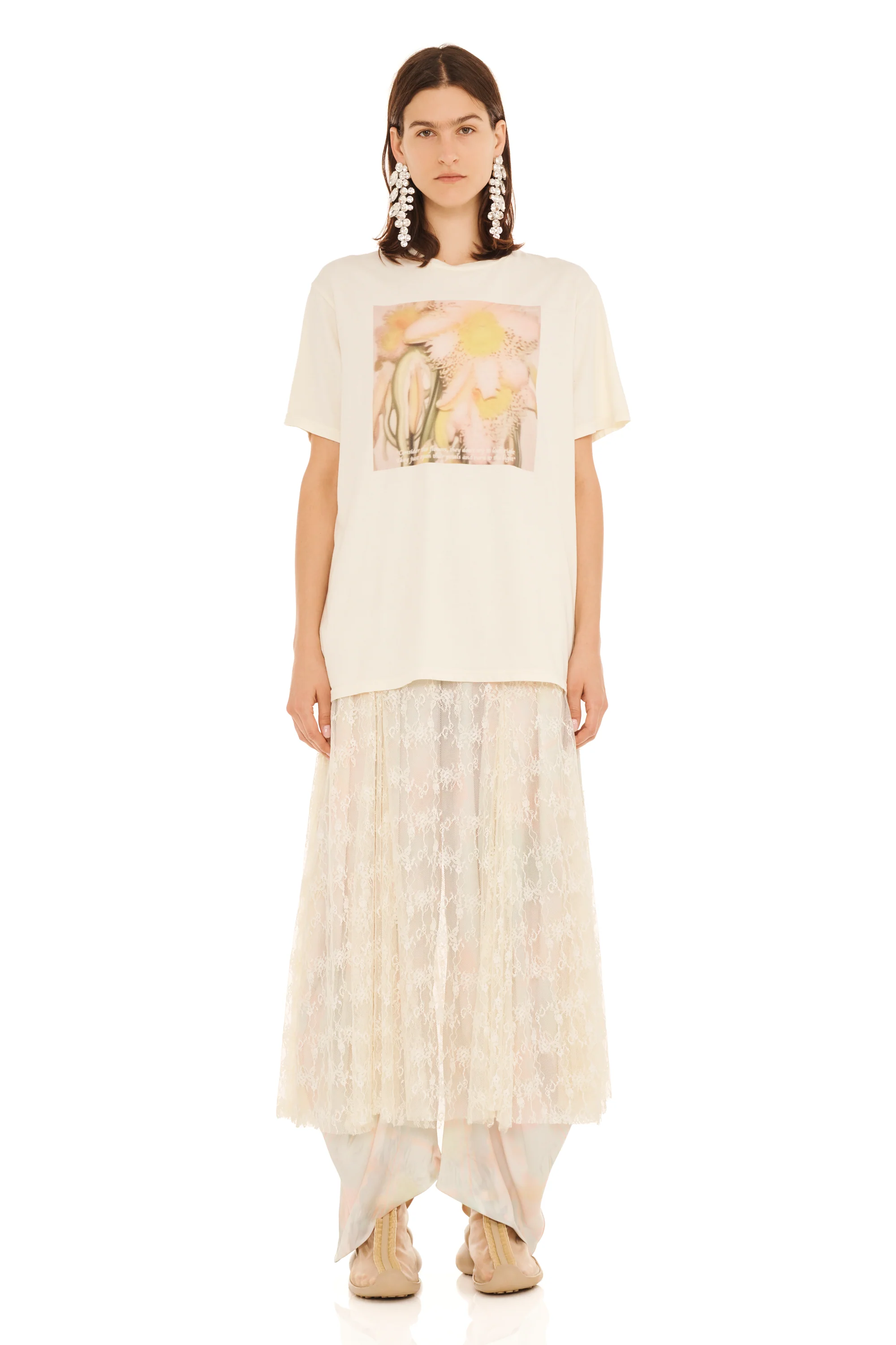 IVORY FLOWER PETAL GRAPHIC TEE - Image 5
