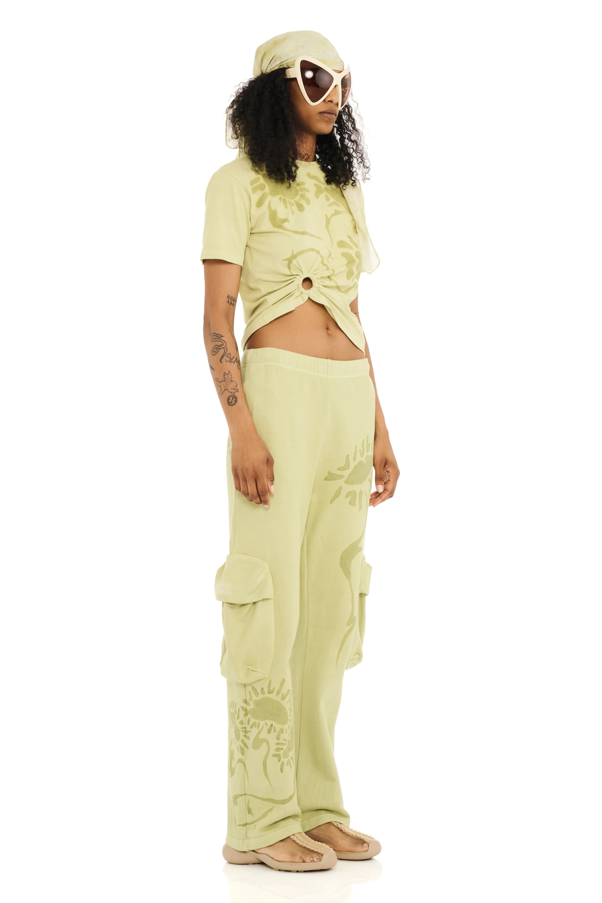 OLIVE DAISY CARGO SWEATPANT - Image 3