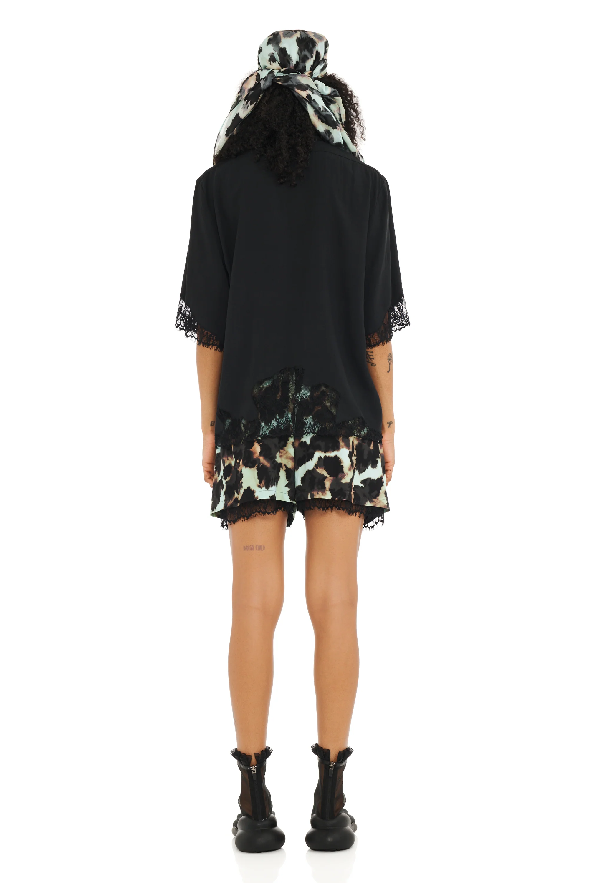 BLACK ANEMONE BUTTON UP - Image 5